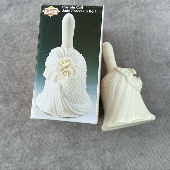 Treasury Gift Collection Curtain Call Jade Porcelain Bell Satin Finish Off White - Picture 10 of 10